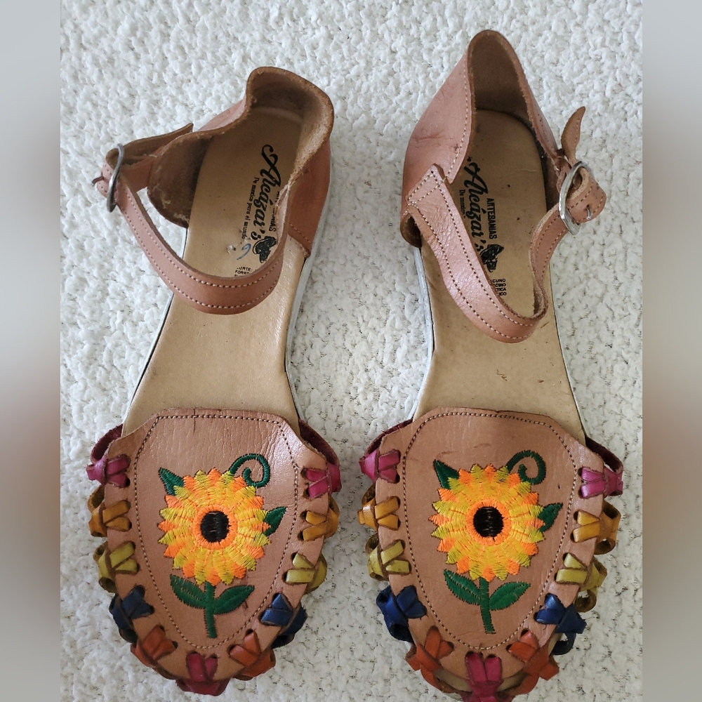 Alcazars Artesanias Floral Embroidered Leather Sandals - Picture 1 of 14